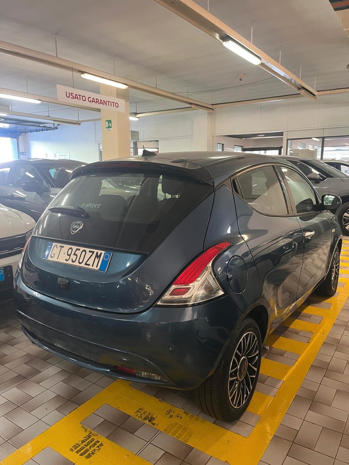 Lancia Ypsilon 1.0 FireFly 5 porte S&S Hybrid Platino