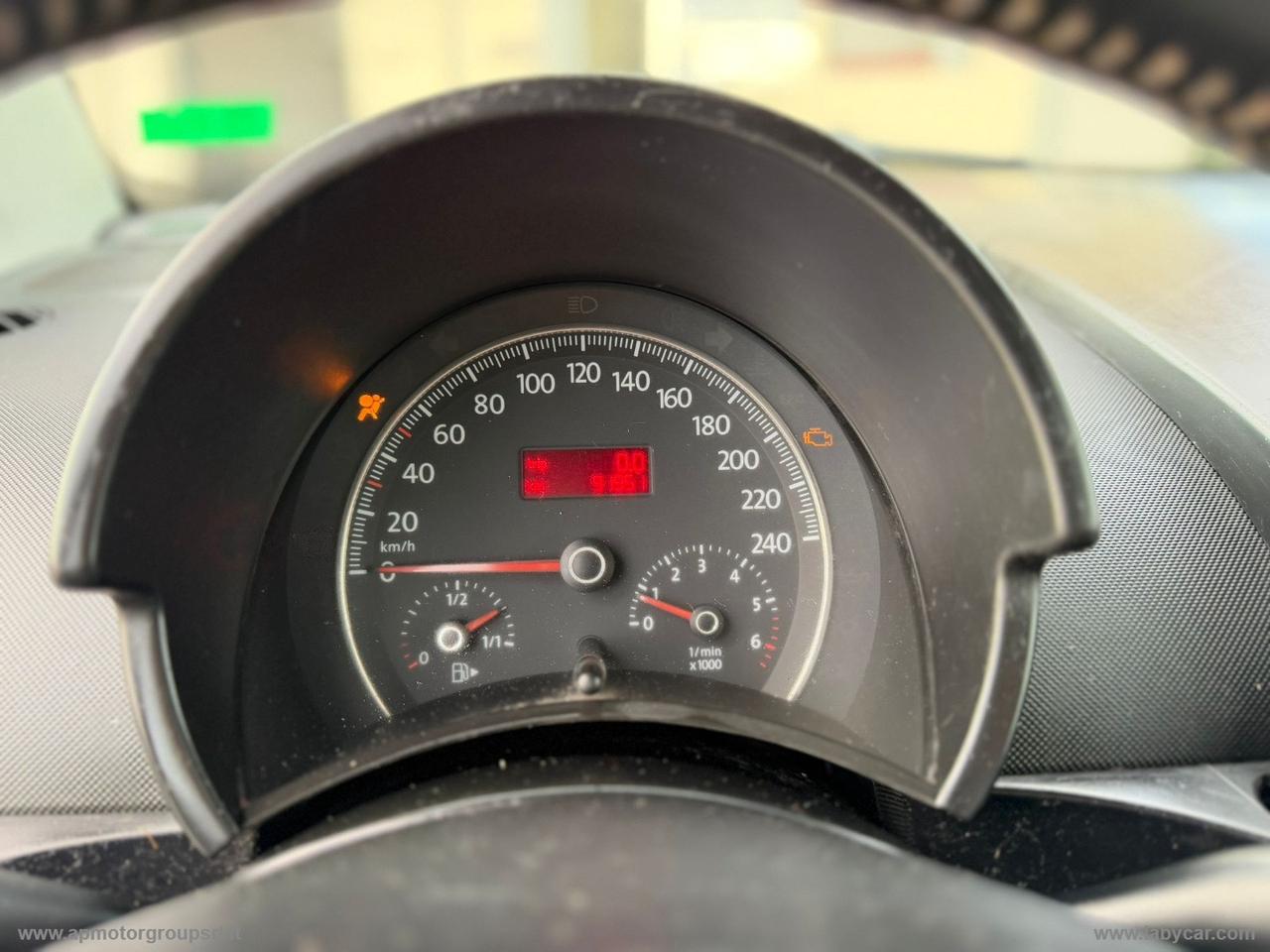 VOLKSWAGEN New Beetle 1.4 16V Cabrio