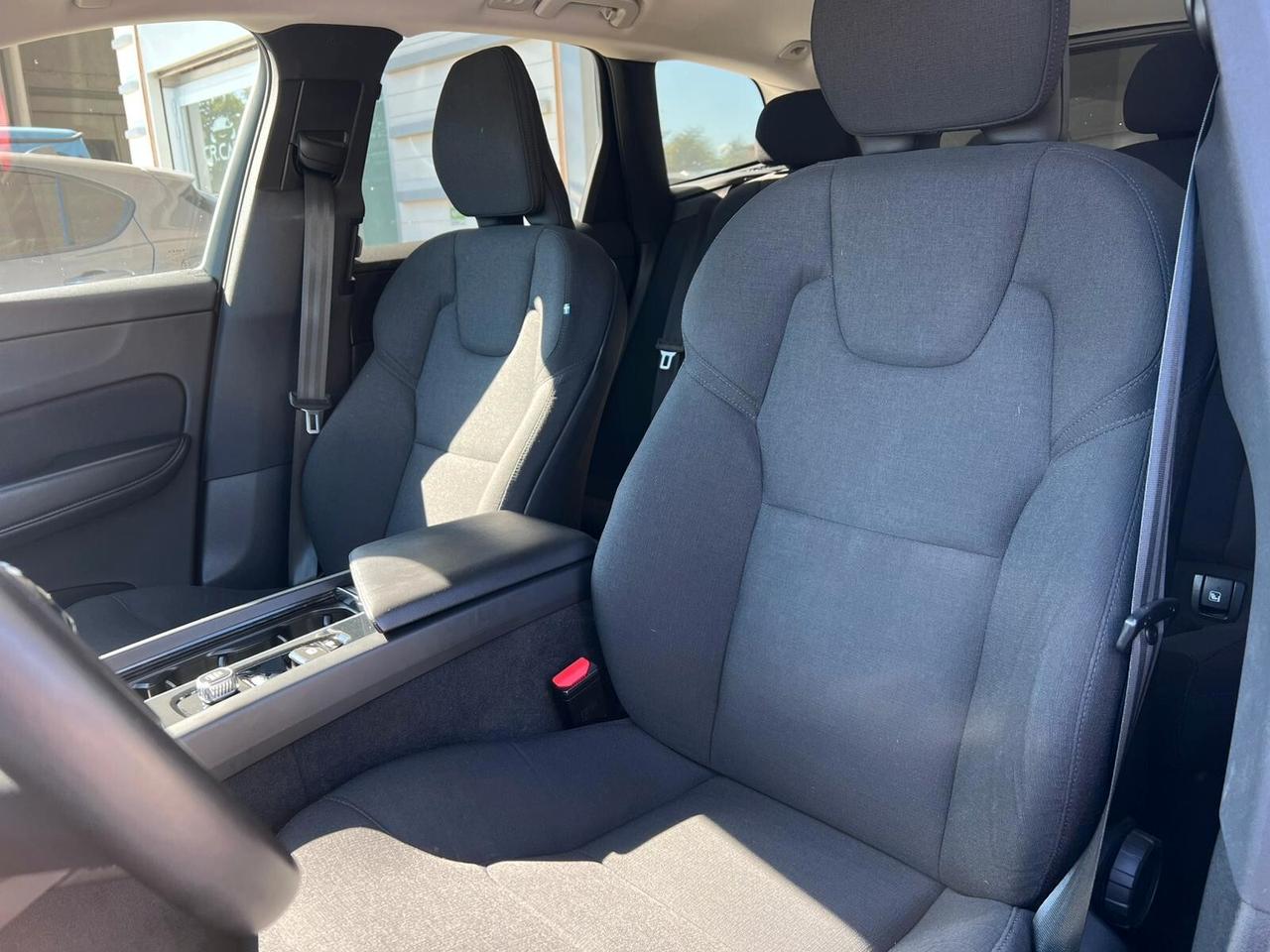Volvo XC 60 XC60 B4 (d) AWD Geartronic Momentum Pro