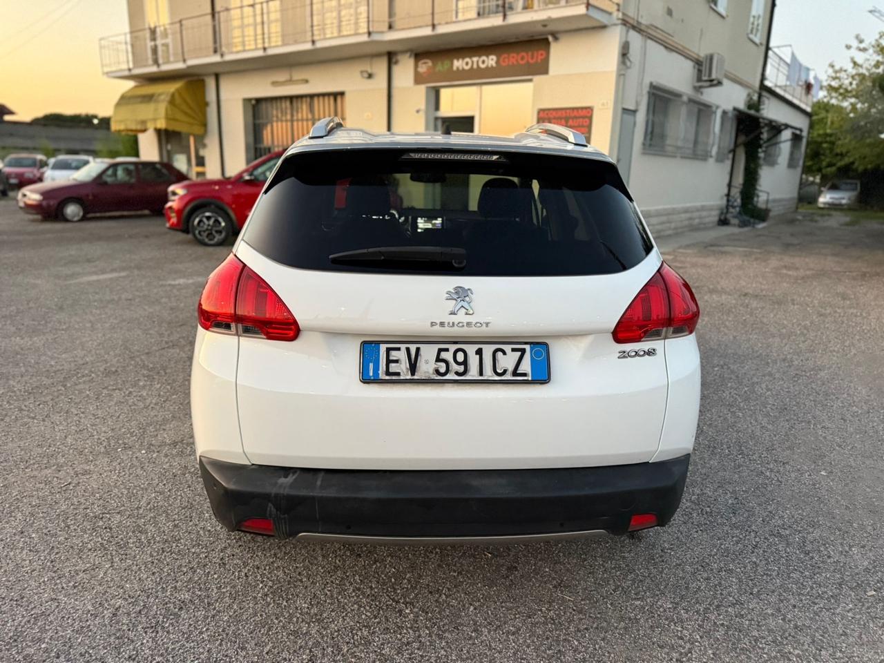 Peugeot 2008 1.2 VTi 82CV Allure NEOPATENTATI