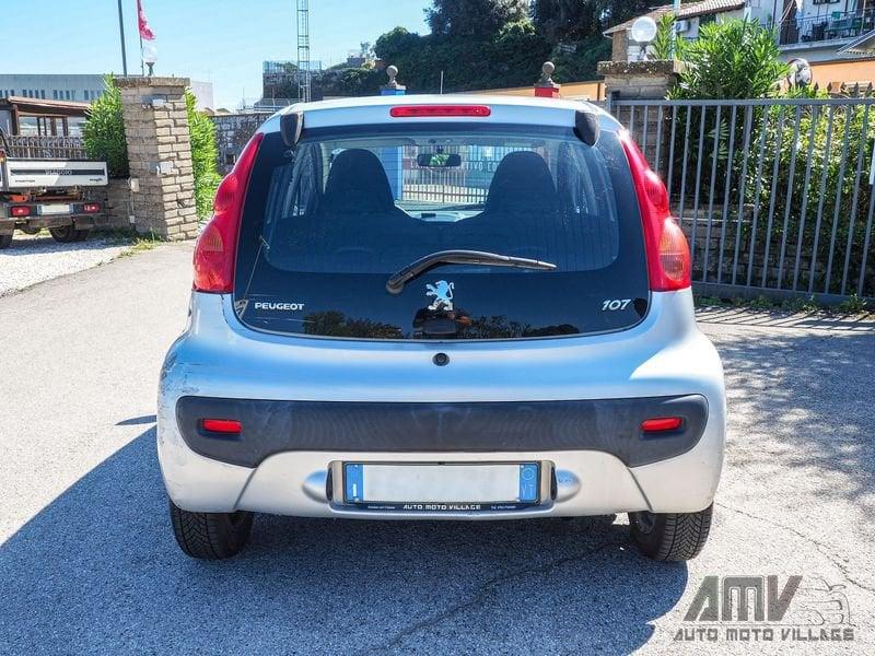 Peugeot 107 1.0 68CV 5p. Sweet Years 2Tronic
