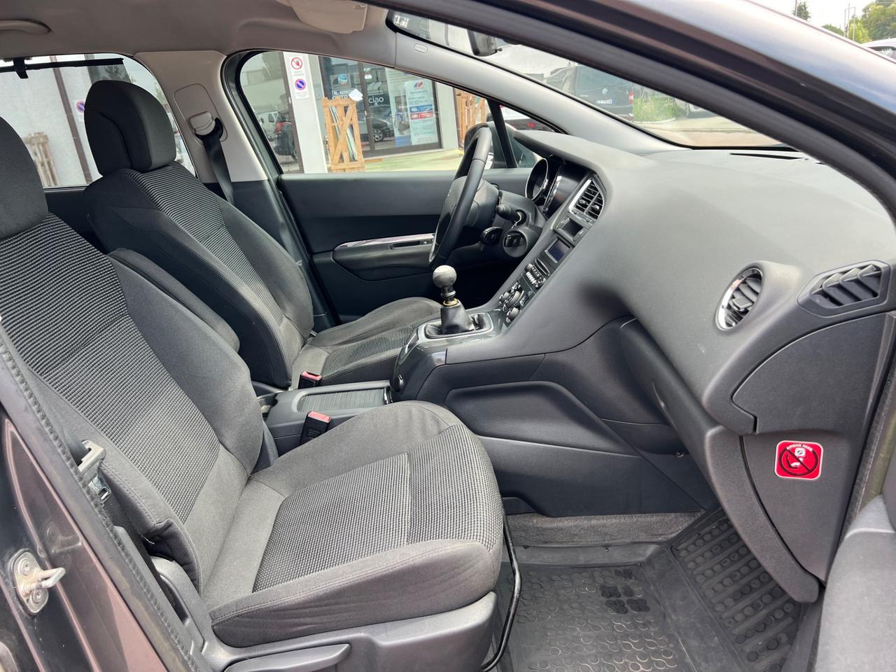 Peugeot 5008 1.6 HDi 112CV Active