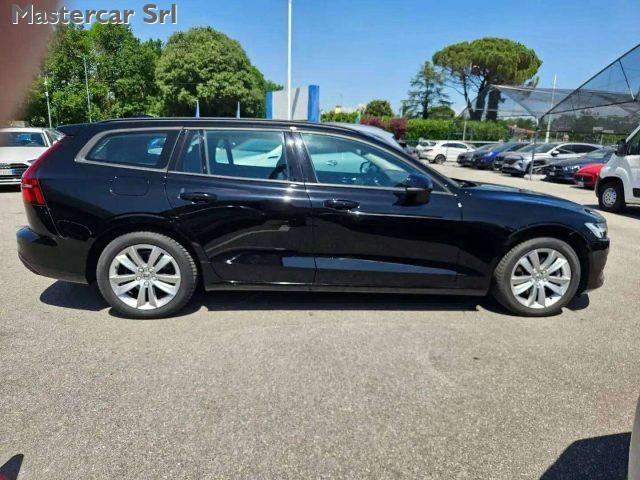 VOLVO V60 V60 2.0 b3 Momentum N1 auto 7m - GH345PR