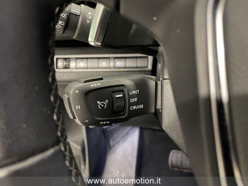 Peugeot 3008 Hybrid4 300 e-EAT8 Allure