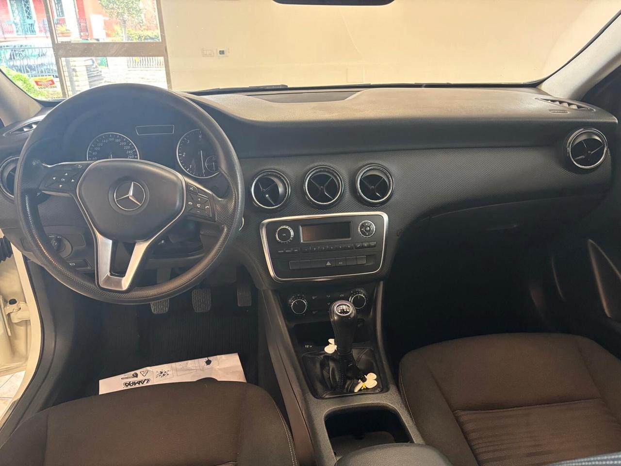 MERCEDES CLASSE A ANNO 2012 DS 1.5 ADATTA NEOPATENTATI KM 229 MILA
