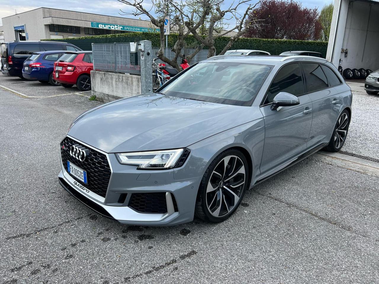 Audi A4 RS4 Avant 3.0 TFSI quattro RS 450CAVALLI