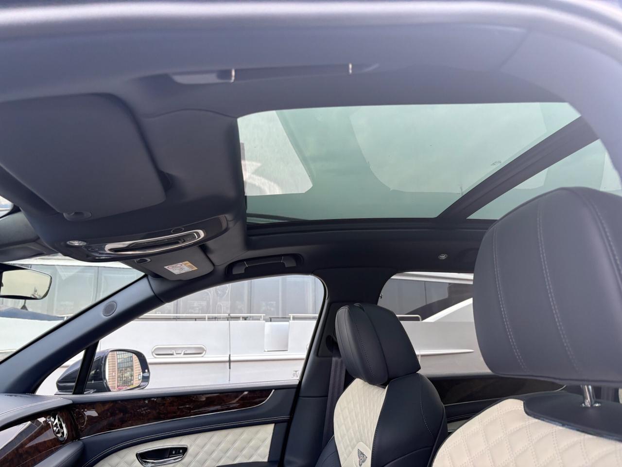 Bentley Bentayga V8