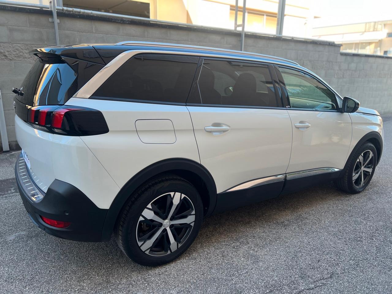 Peugeot 5008 1.5 130cv eat8 bluehdi Allure 7 POSTI LED/CAMERA PERFETTA!