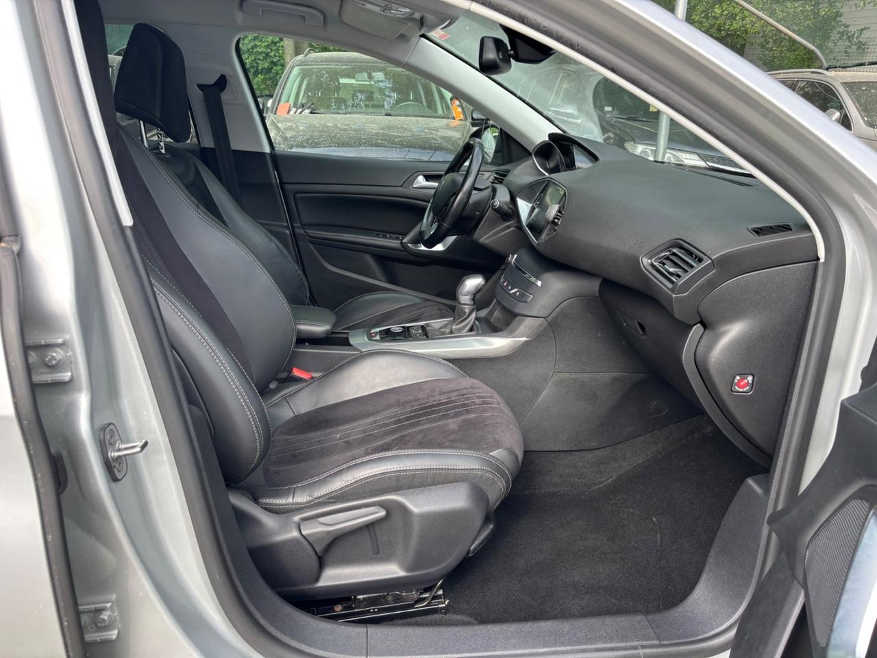 Peugeot 308 1.6 hdi 120cv automatica SW Allure