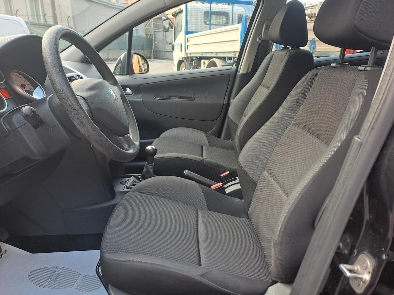 PEUGEOT 207 1.4 BENZINA *OK NEOPATENTATI*