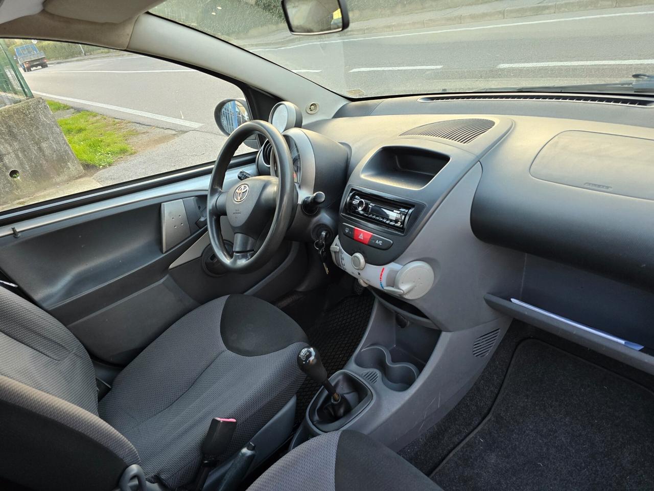 Toyota Aygo 1.0 12V VVT-i 5 porte Sol