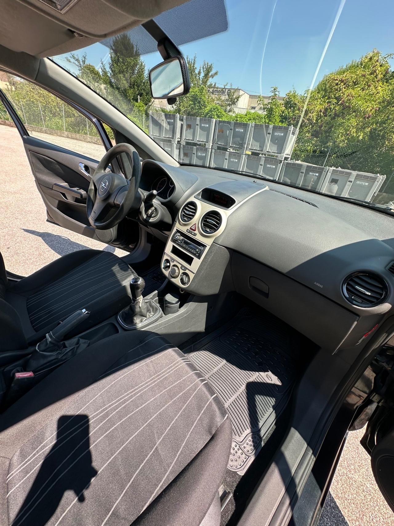 Opel Corsa 1.2 5 porte Cosmo