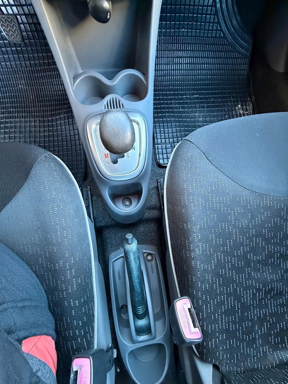 Peugeot 107 1.0 68CV 5p. CAMBIO AUTOMATICO