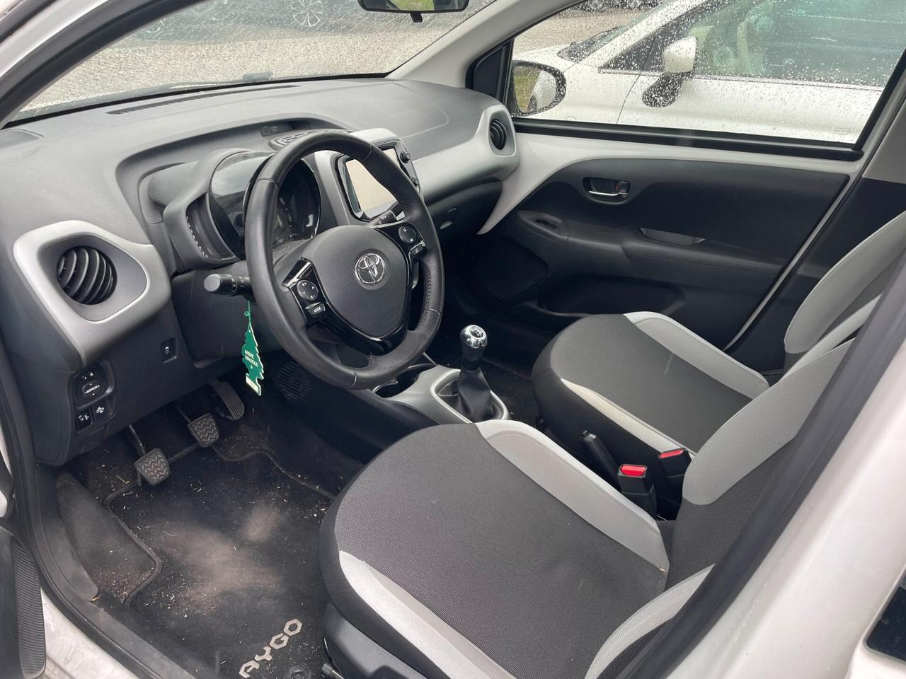 Toyota Aygo 1.0 VVT-i 69 CV 5 porte x-wave PREZZO REALE