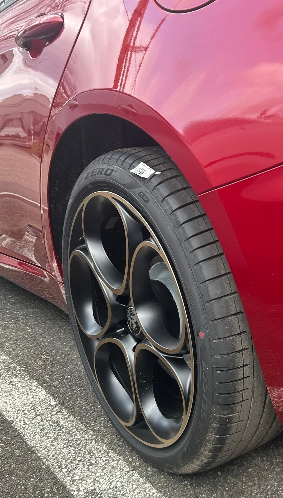 Alfa Romeo Giulia 2.0 Turbo 280 CV AWD Q4 Intensa