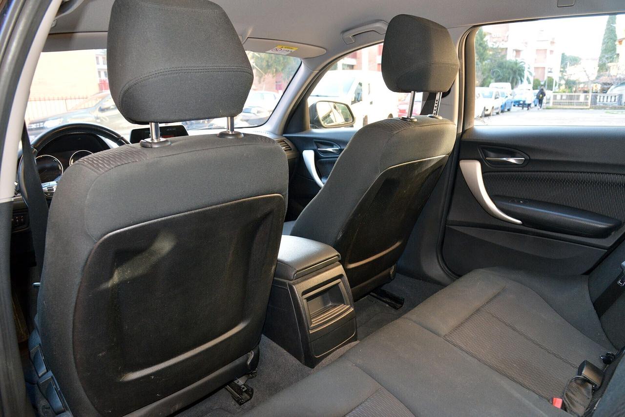 Bmw 118 i 5p. Advantage Steptronic Traz. Posteriore