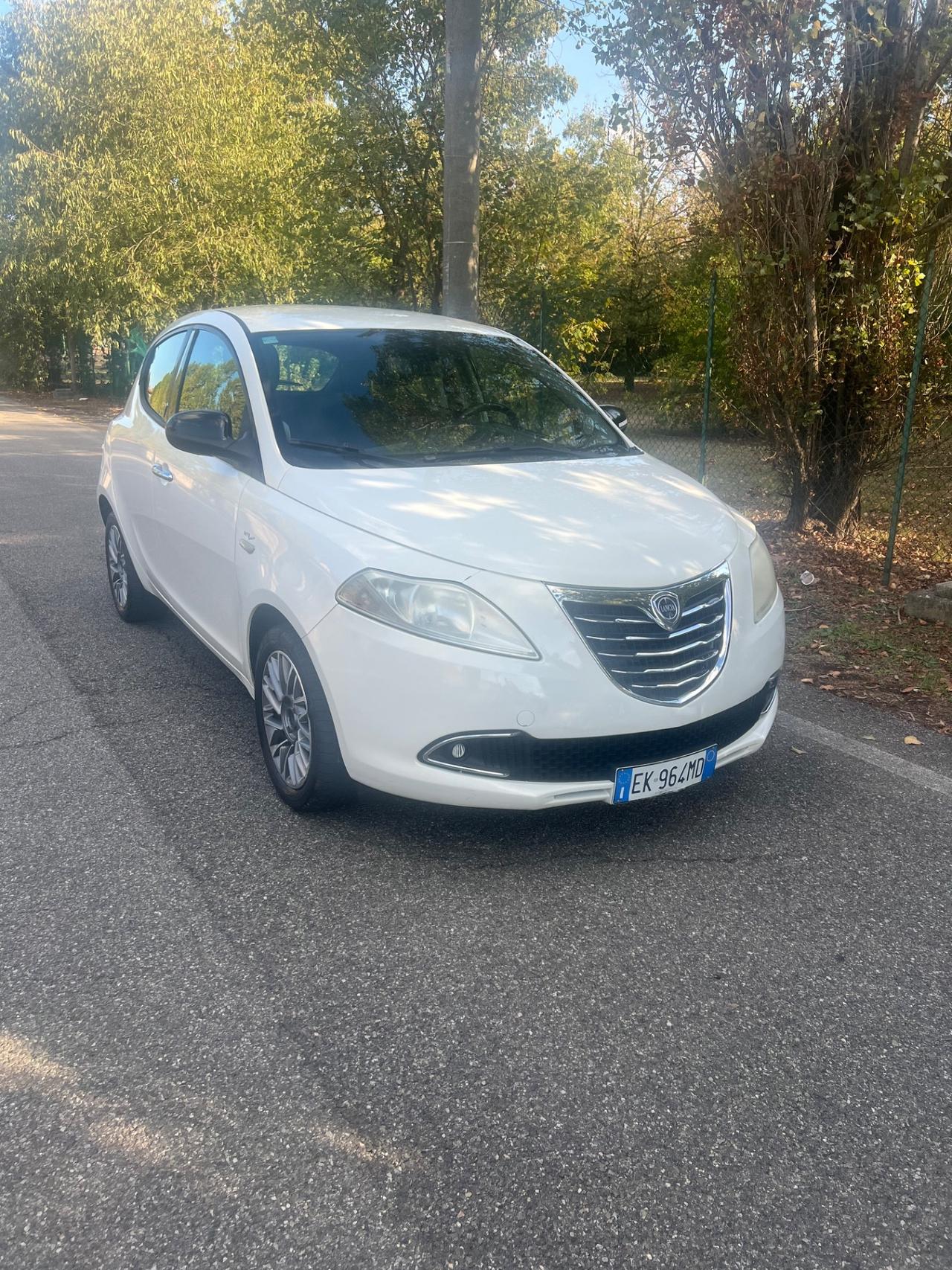 Lancia Ypsilon 1.2 69 CV Unyca