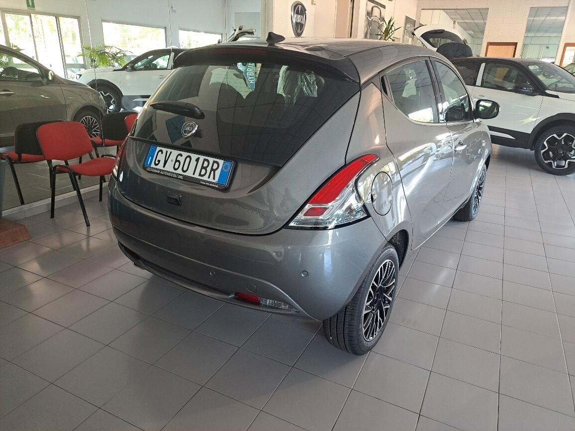 Lancia Ypsilon PLATINO