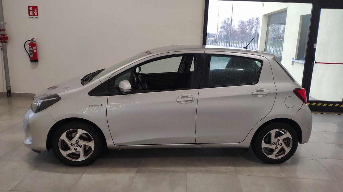 TOYOTA Yaris SOLO PER COMMERCIANTI AUTO SENZA GARANZIA
