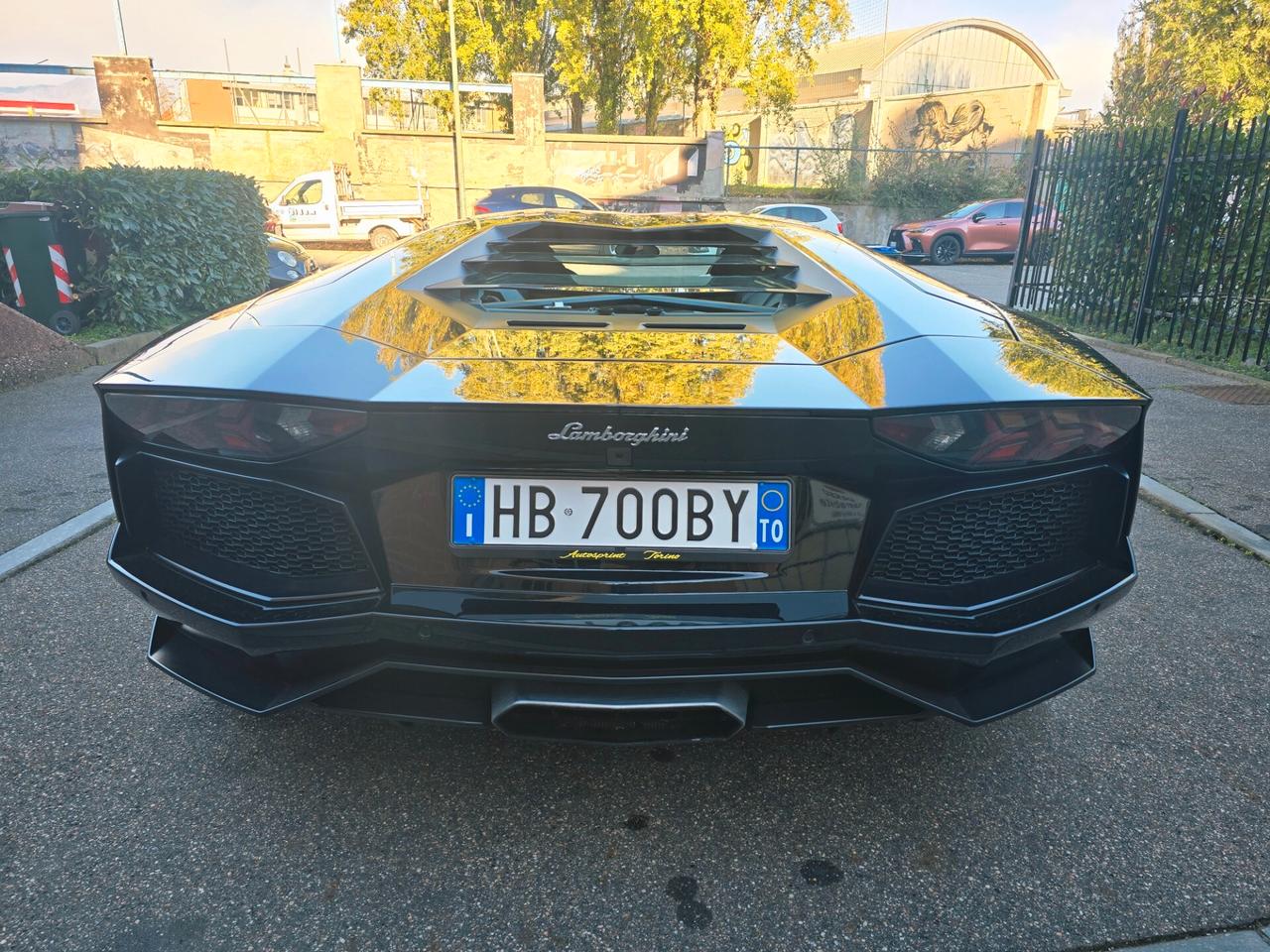 LAMBORGHINI Aventador 6.5 V12 LP700-4