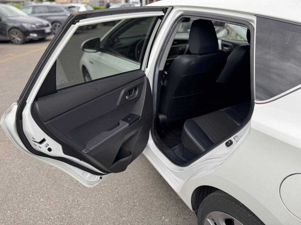 Toyota Auris Lounge 1.8 HEV