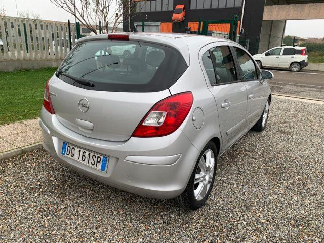 OPEL Corsa 1.2 5 porte Cosmo