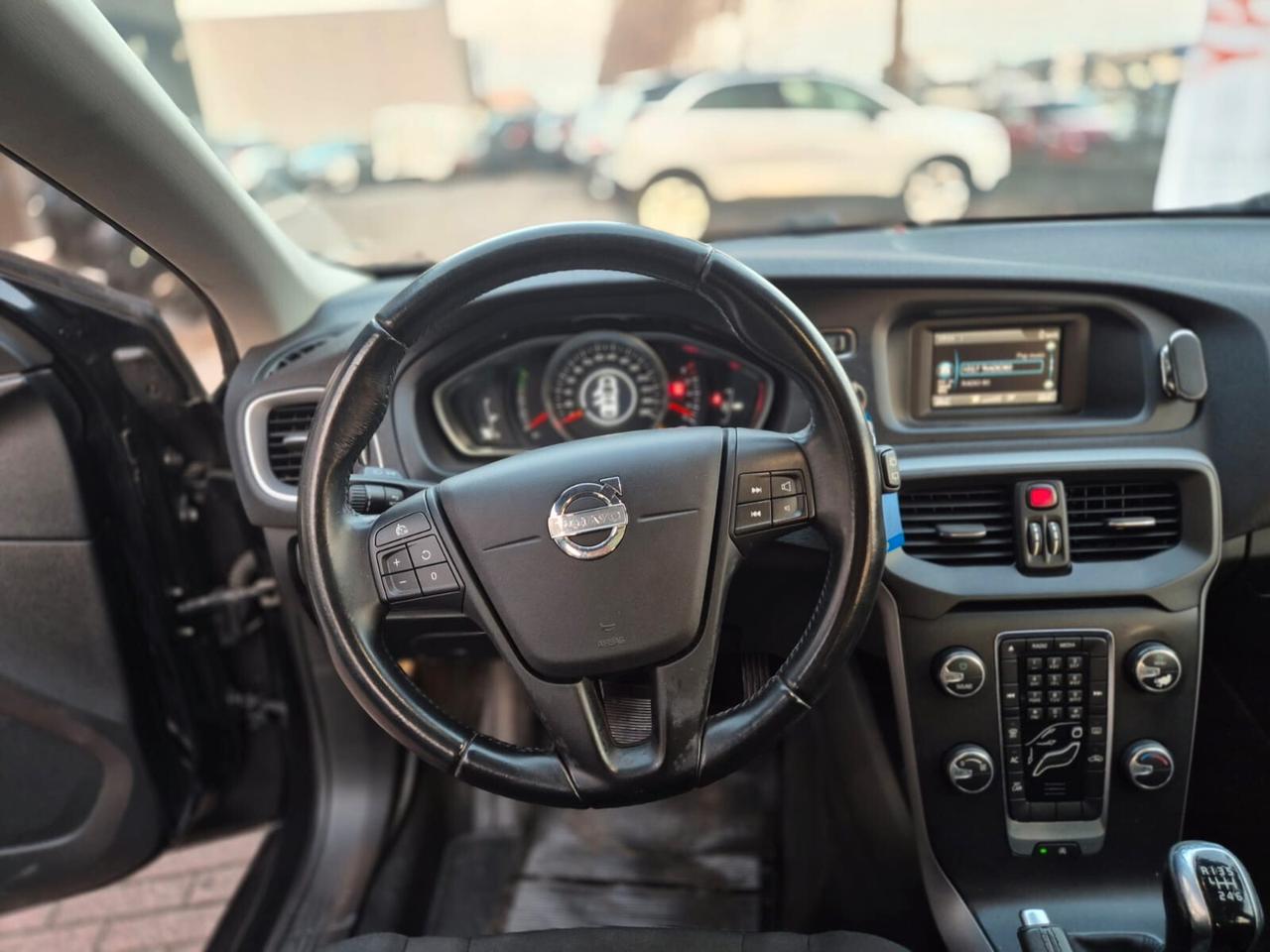 Volvo V40 D2 1.6 Kinetic E5B -- IN ARRIVO!!!