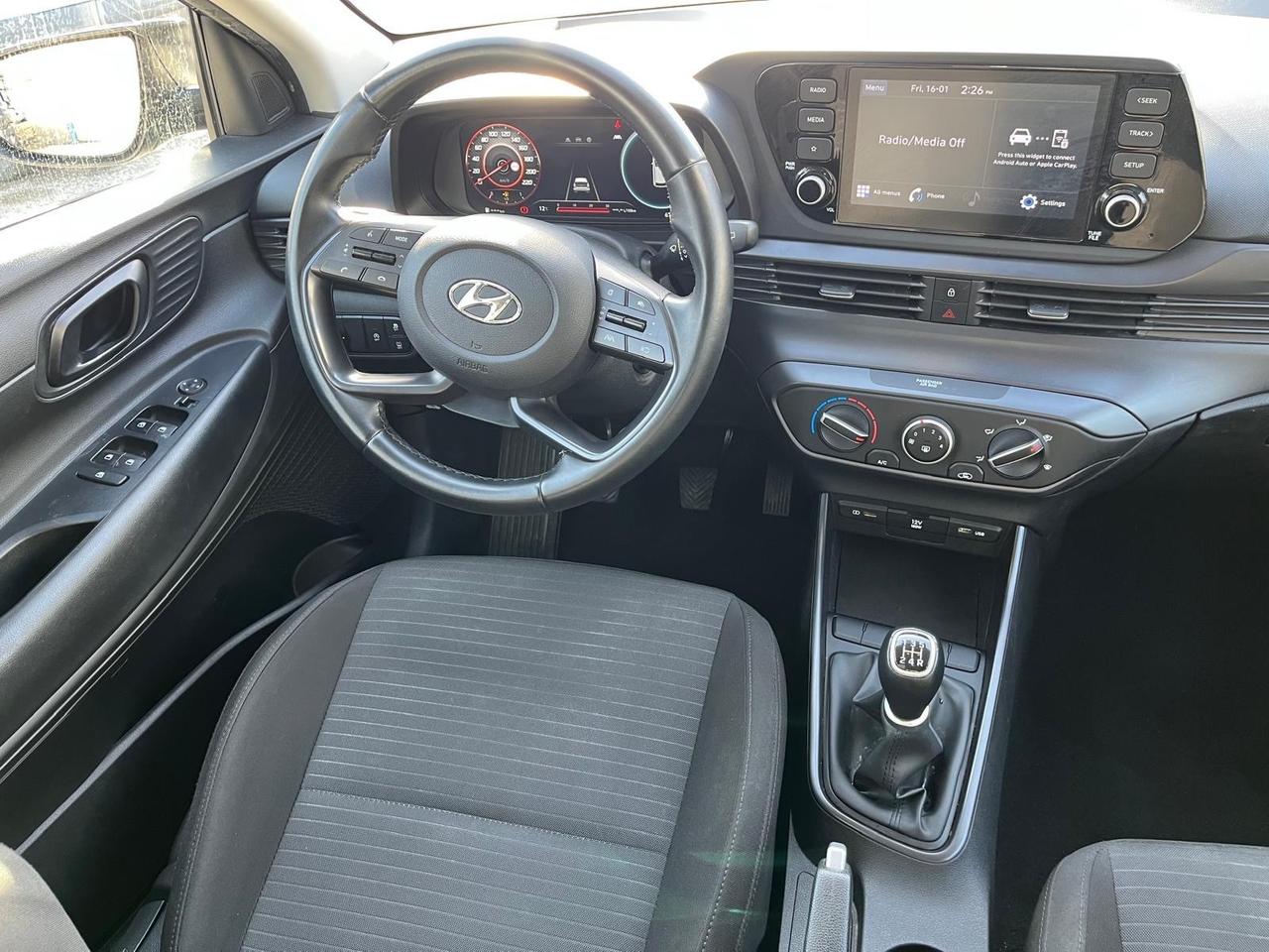 Hyundai i20-1.2 benz-full-2023