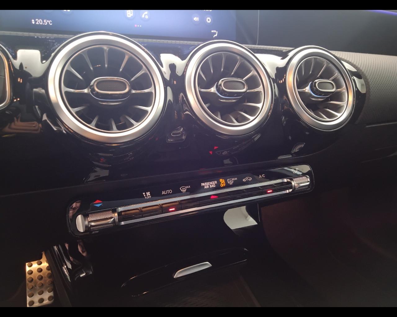 Mercedes-Benz Classe A - W177 2023 - A 180 d AMG Line Advanced Plus auto