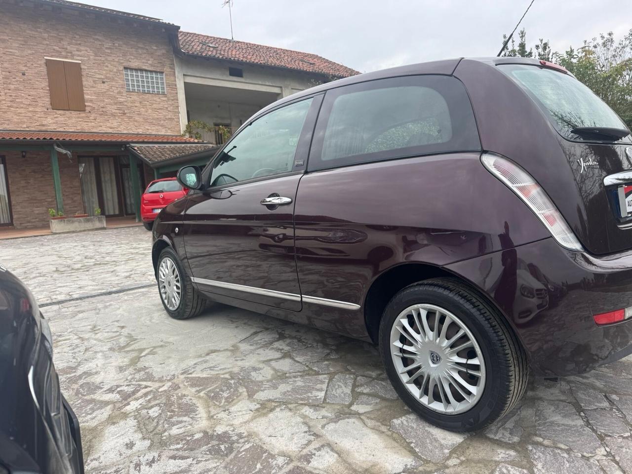 Lancia Ypsilon 1.3 MJT 75 CV Elle