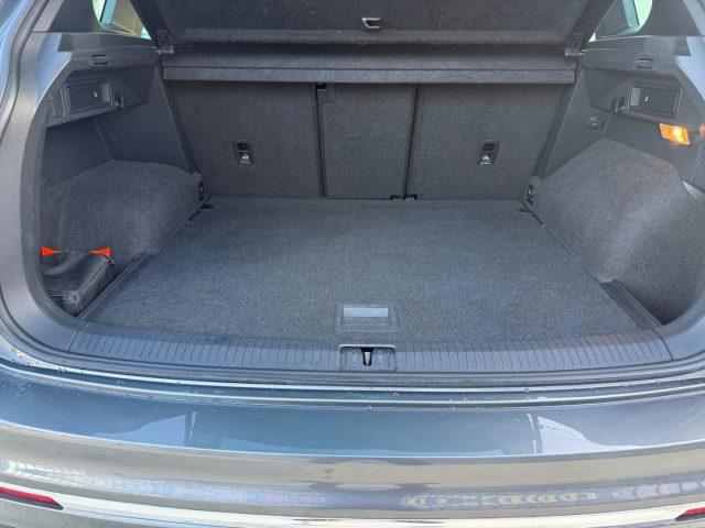 VOLKSWAGEN Tiguan 2.0 TDI DSG R-LINE GARANZIA Iva esp