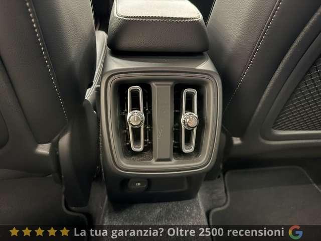 Volvo XC40 B4 AWD automatico Momentum Pro