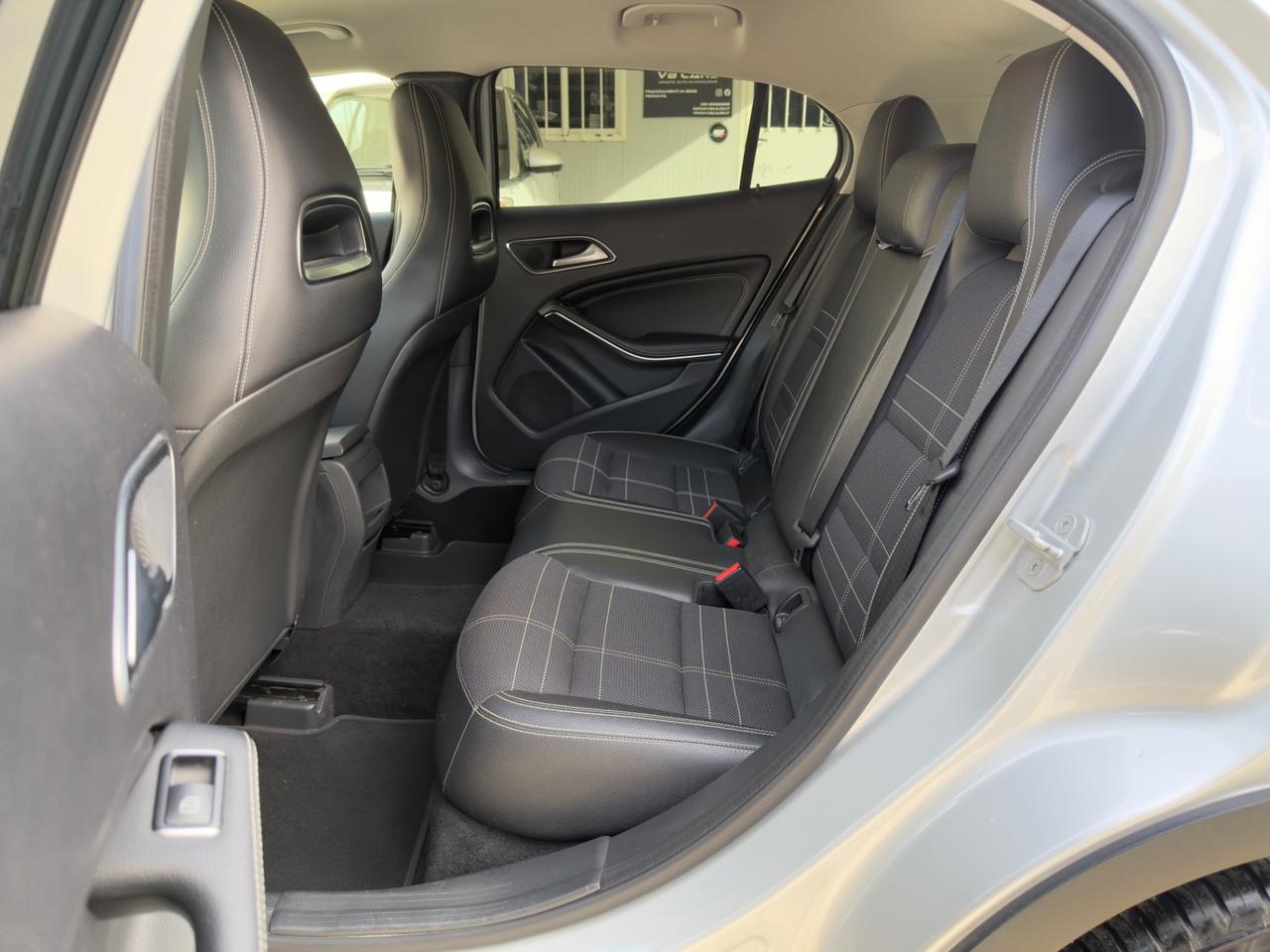 Mercedes GLA 180 d Sport - GARANZIA