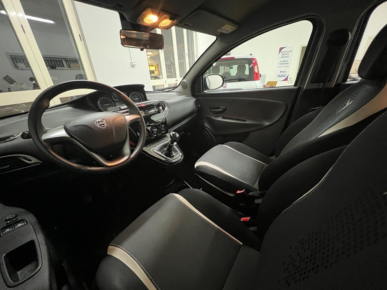 Lancia Ypsilon 0.9 TwinAir 85 CV 5 porte Metano Ecochic Gold