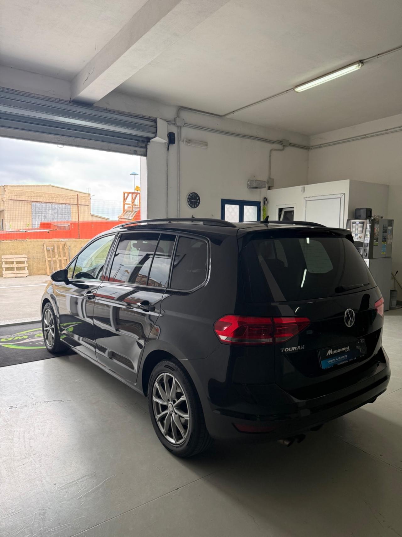 Volkswagen Touran 2.0 TDI 150 CV SCR DSG Comfortline BlueMotion Tech.