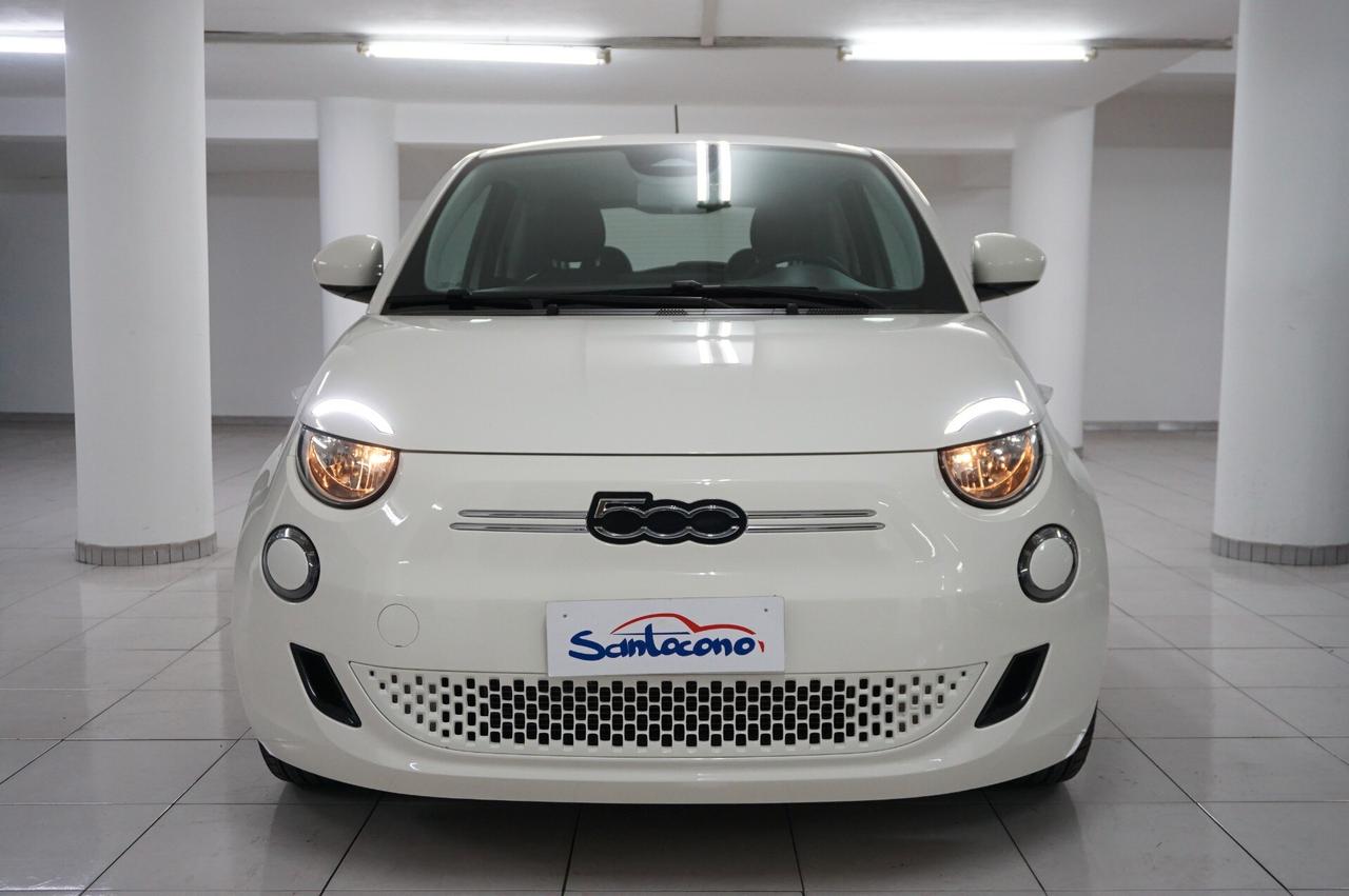 Fiat 500e Berlina 42 kWh La Prima