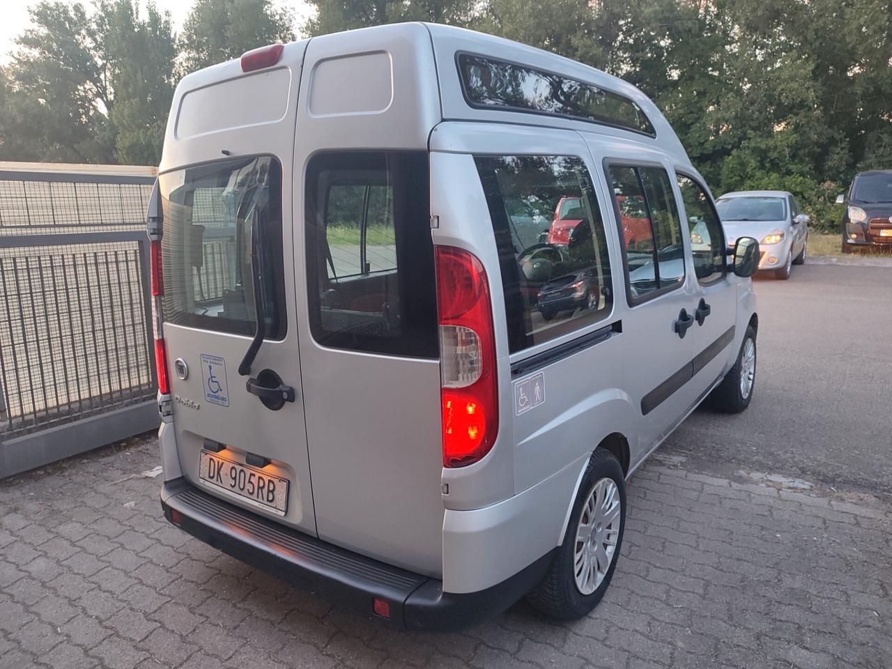 FIAT DOBLO 1.4BENZINA CON PEDANA DISABILI ELETTRICA NUOVO