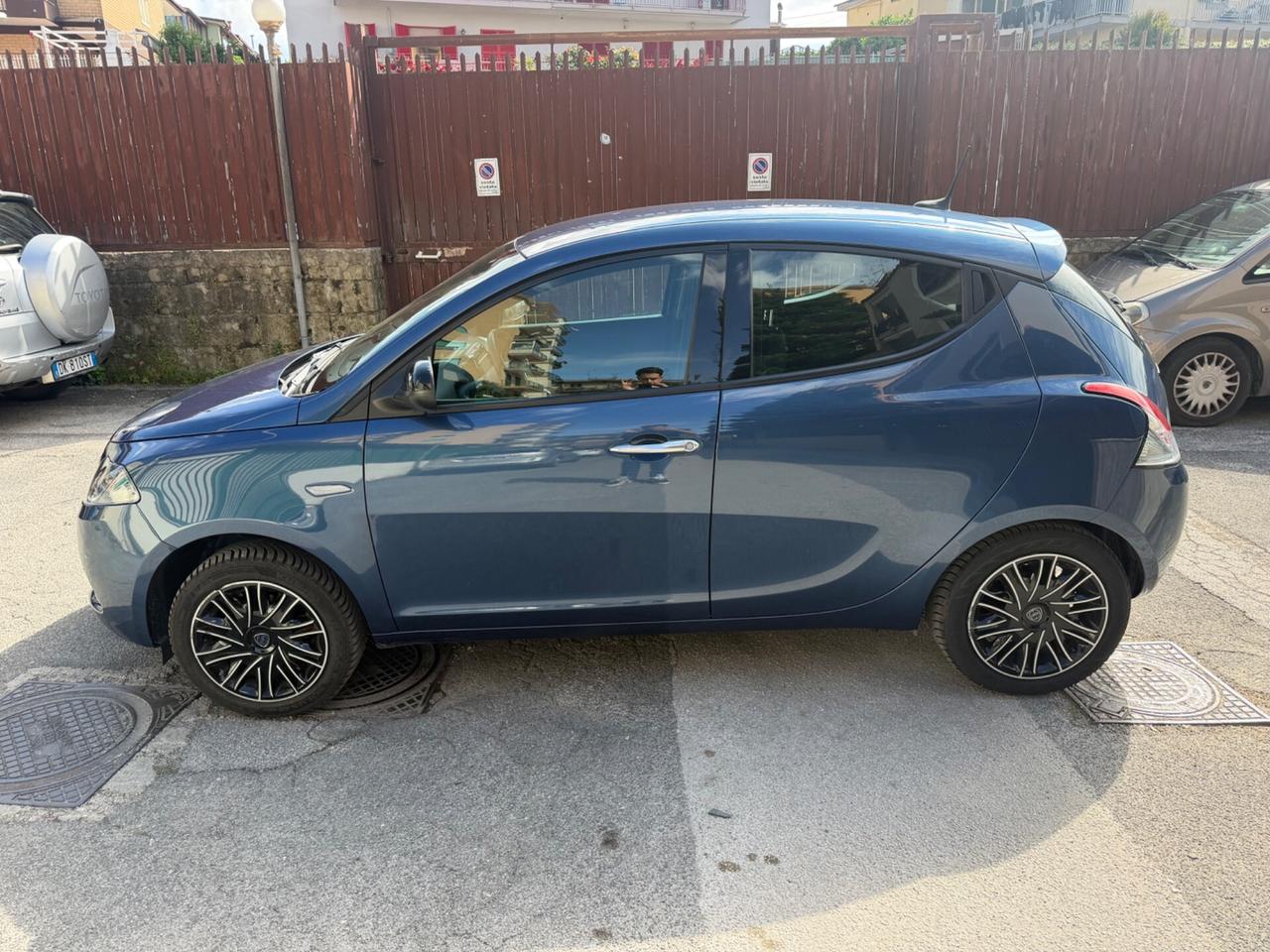 Lancia Ypsilon 1.0 FireFly 5 porte S&S Hybrid Alberta Ferretti