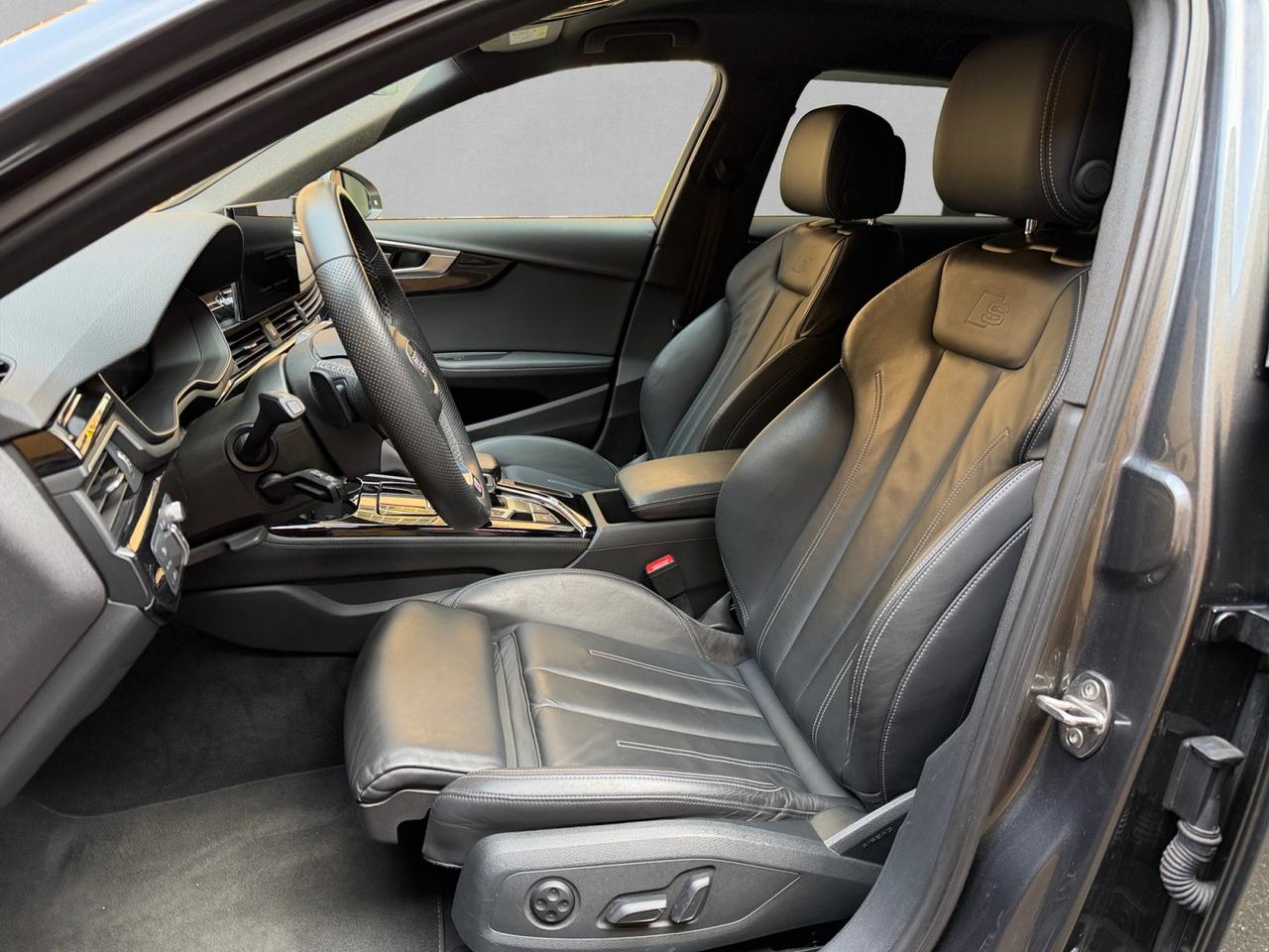 Audi A4 Avant 40 2.0 tdi mhev S line edition quattro 204cv s-tronic FARI MATRIX