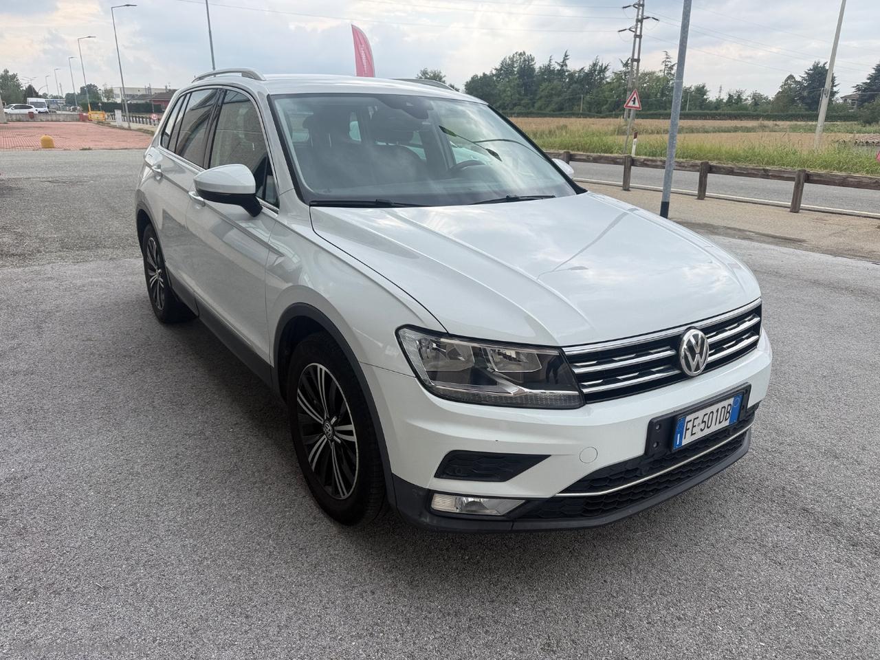 VOLKSWAGEN Tiguan 2.0 TDI DSG Business BMT NUOVO MODELLO SOLO KM.125000