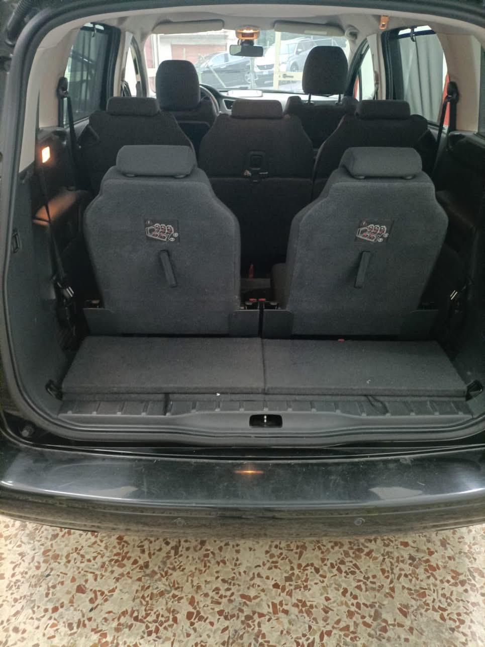 Peugeot 5008 2.0 HDi 150CV Allure