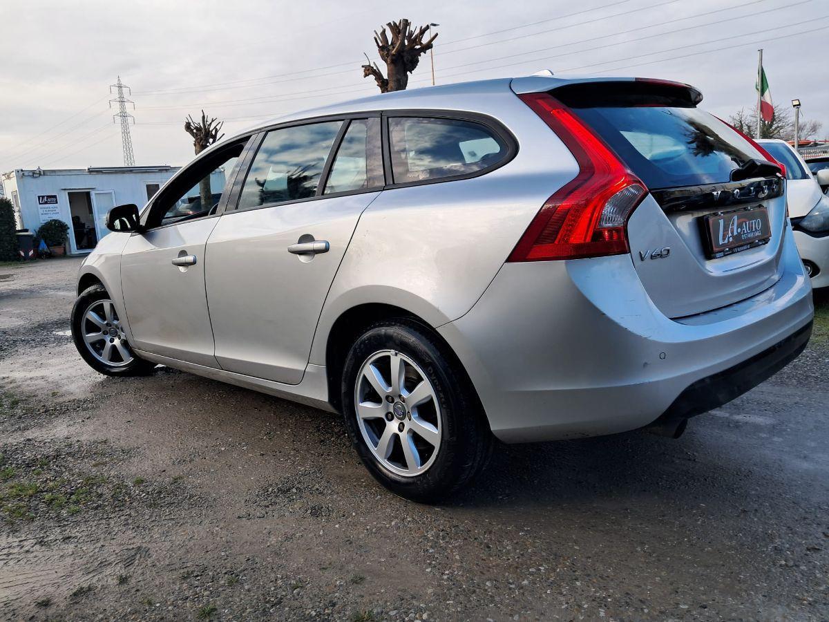 VOLVO - V60 - D2 Summum