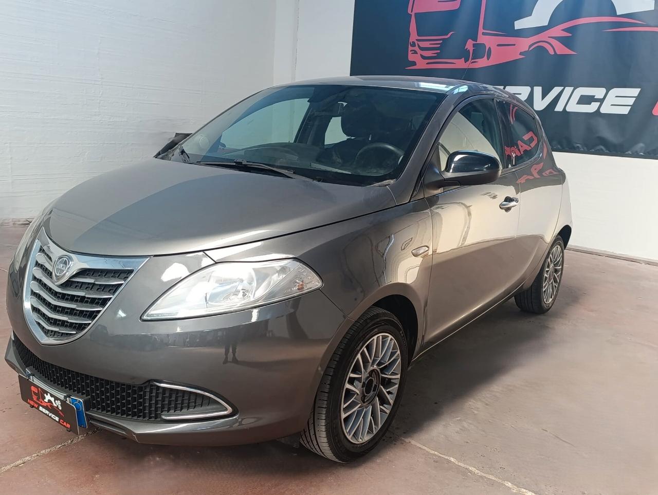 Lancia Ypsilon 1.2 69 CV 5 porte S&S Silver