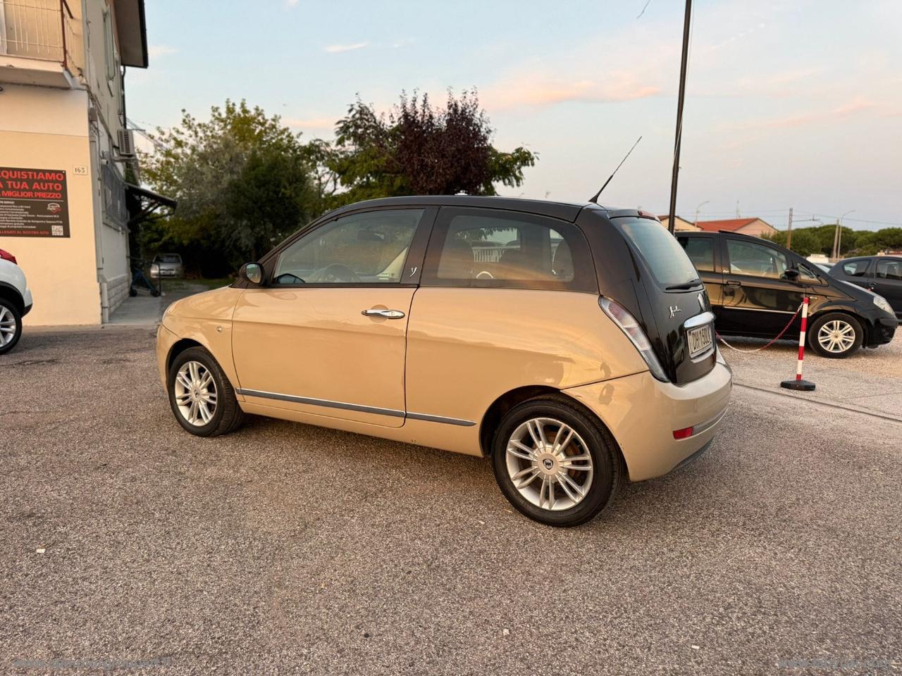 LANCIA Ypsilon 1.4 Oro