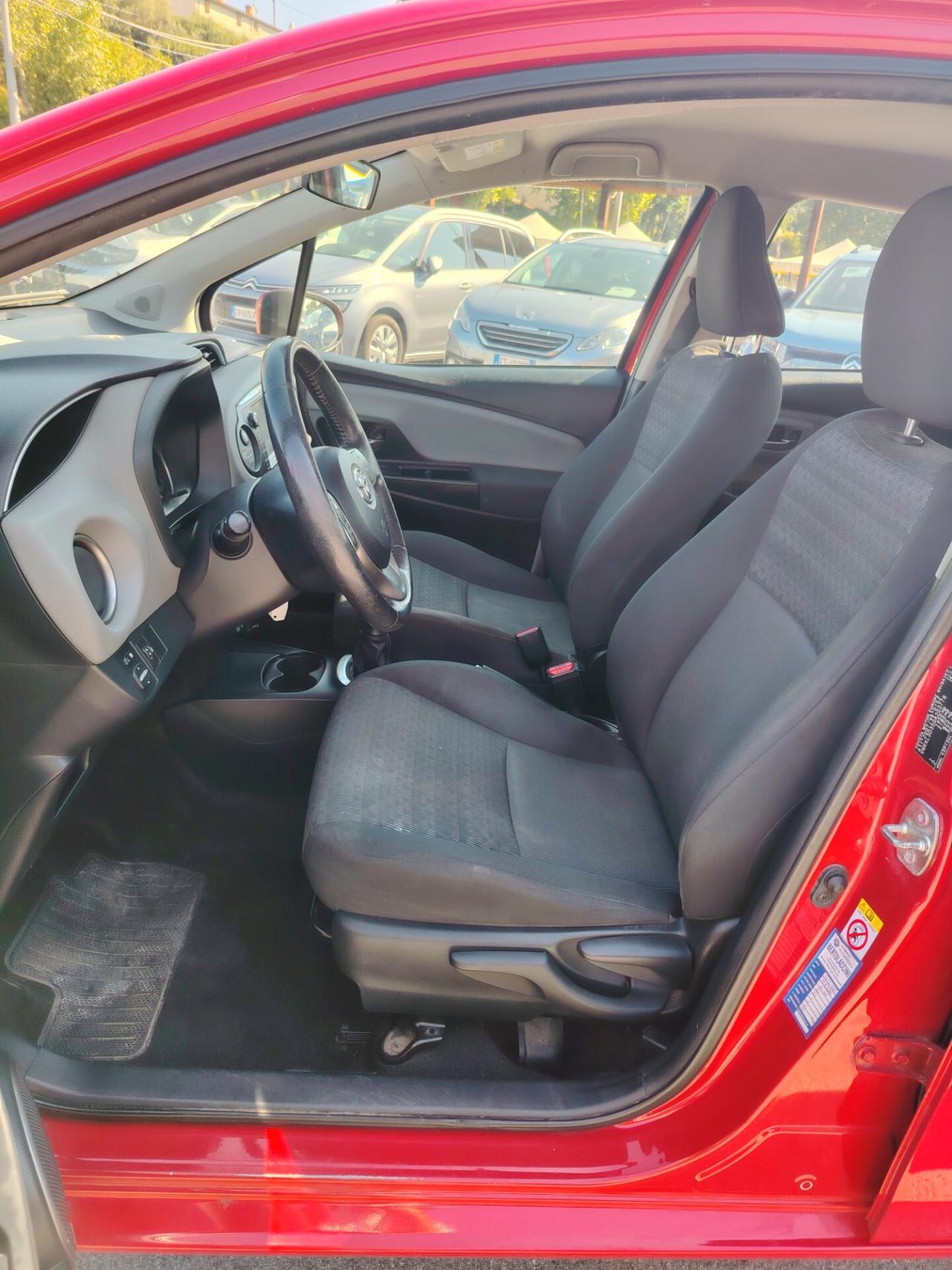 Toyota Yaris 1.0 5 porte Lounge - NEOPATENTATI