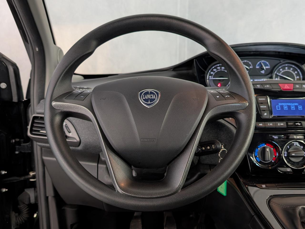 Lancia Ypsilon 1.0 Hybrid 70cv Silver Plus