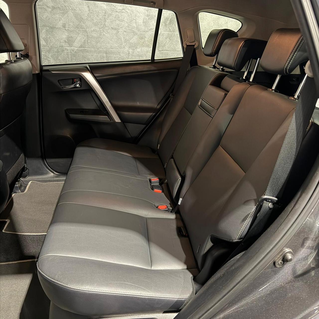 Toyota RAV 4 2.5 Hybrid COMW NUOVA GANCIO TRAINO+PELLE+RETROCAMERA+ PROMO FINO AL 24/12