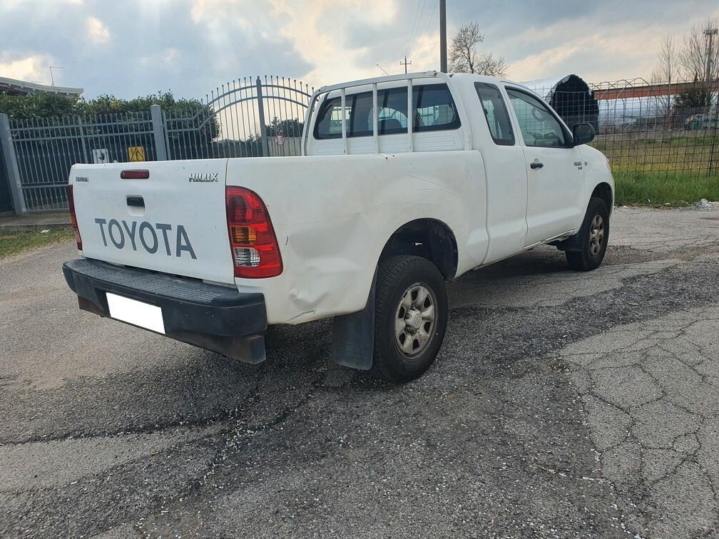 Toyota Hilux 2.5 D4D 120CV 4x4 Cab. Corta