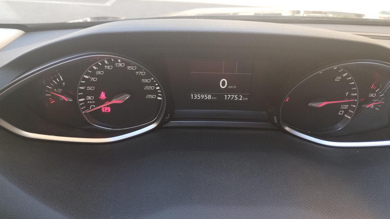 Peugeot 308 BlueHDi 130 S&S SW Allure