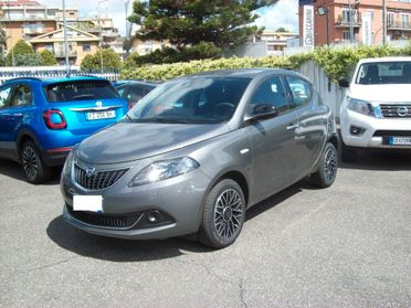 Lancia Ypsilon 1.0 FireFly 5 porte S&S Hybryd Gold